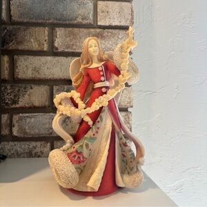 Enesco The Heart Of Christmas Angel With Star 402-7173